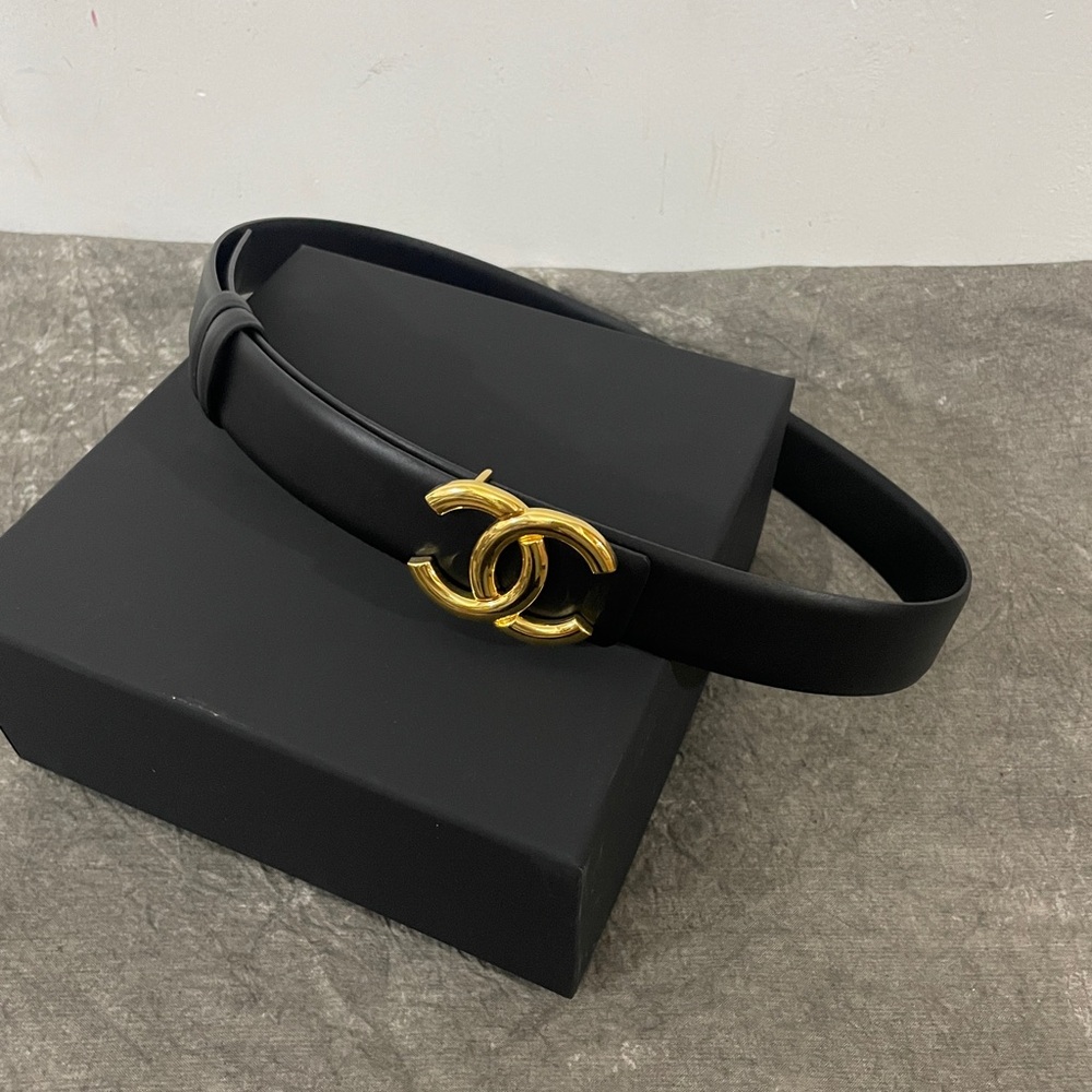 Chanel cc Gold logo reversible black leather belt 85cm/34in